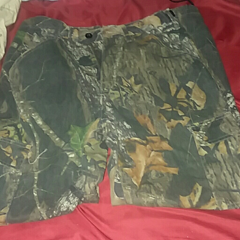 Mossy oak camouflage cargo pants